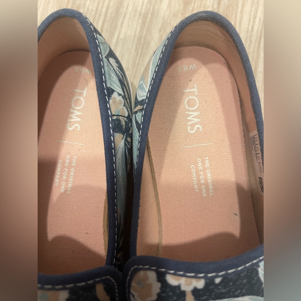 Toms slip on sneakers